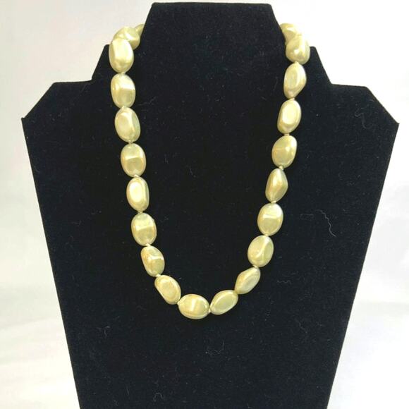 Vintage Faux Pearl Beaded Necklace - Elegant Nuggets Beads with Gold Tone Clasp - Picture 1 of 4